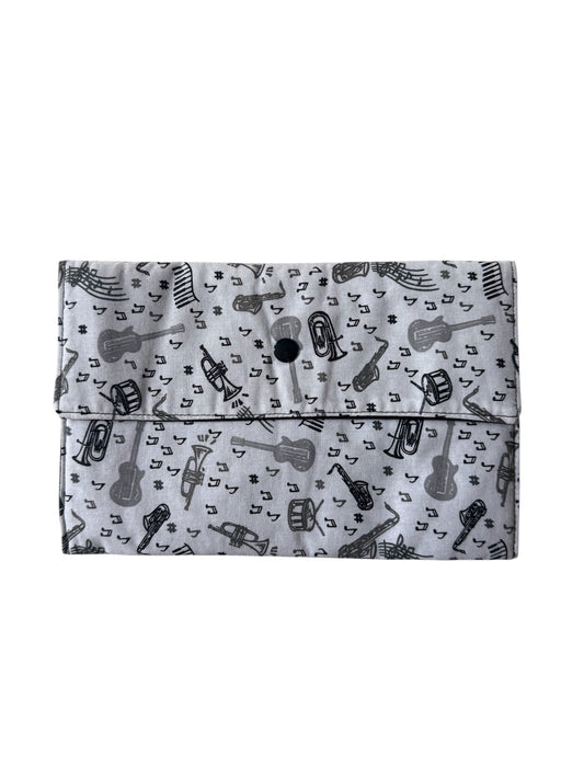 Bolso con estampado musical