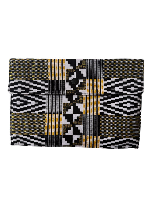 Bolso con estampado en blanco y negro